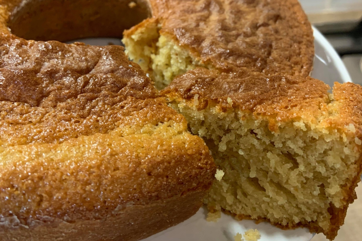 Bolo de aniversário simples - Receita Petitchef