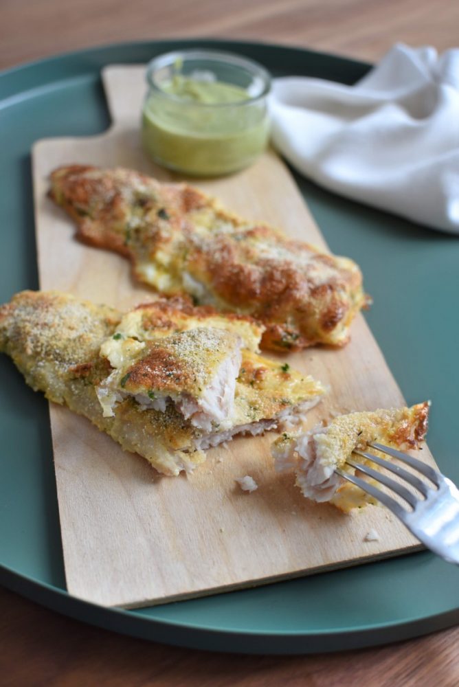 filetes de pescada saudáveis e puré de ervilhas - brasmar