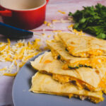 quesadillas de queijo e atum