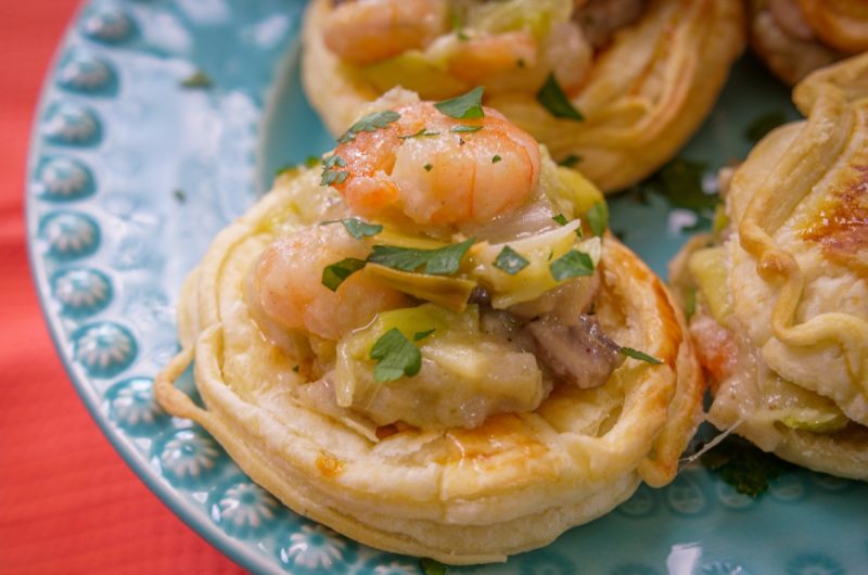 Vol-au-vent de camarão e cogumelos