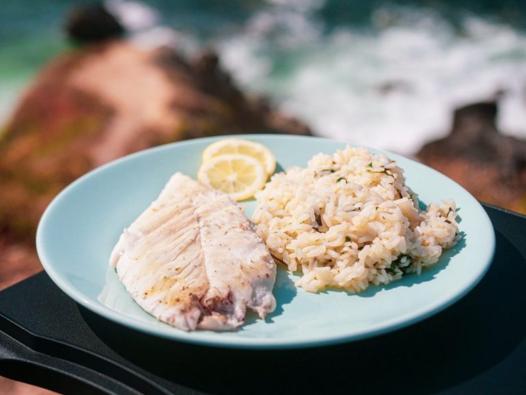 peixe galo com arroz de coentros