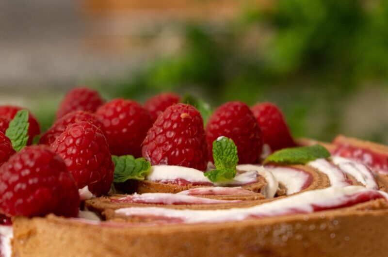  Torta de chocolate com creme de framboesas