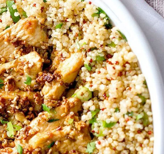 salada de frango com quinoa e abacate