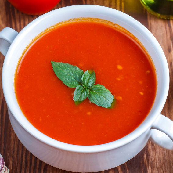 sopa-manjericao-tomate