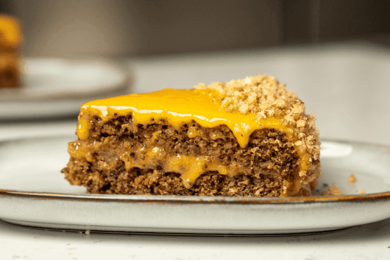 bolo de noz e doce de ovos